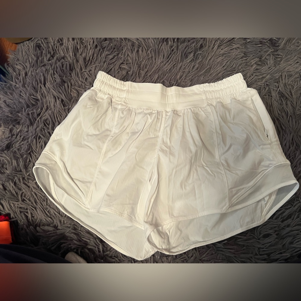 Lululemon Hotty hot high rise lined short
